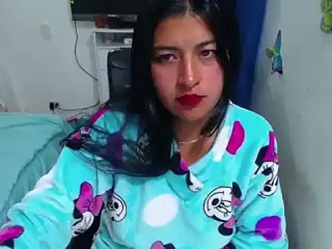 Snapshot of Yunhot_ chatting on 02/13/25, 12:00 Yunhot online show from 02/13/25, 12:00