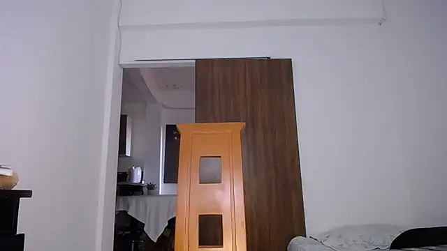 yselahot online show from 12/22/25, 08:50