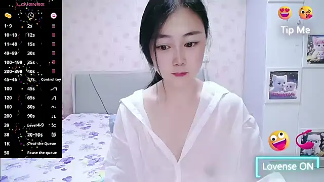 Snapshot of Elvira_baby chatting on 06/22/26, 02:46 Elvira baby online show from 06/22/26, 02:46
