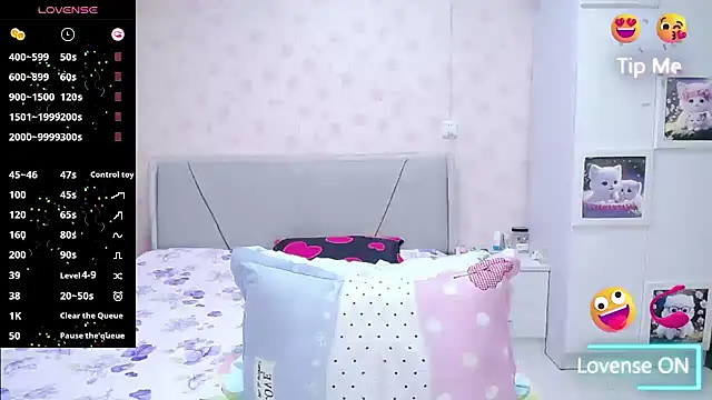 Snapshot of Elvira_baby chatting on 06/23/26, 02:53 Elvira baby online show from 06/23/26, 02:53