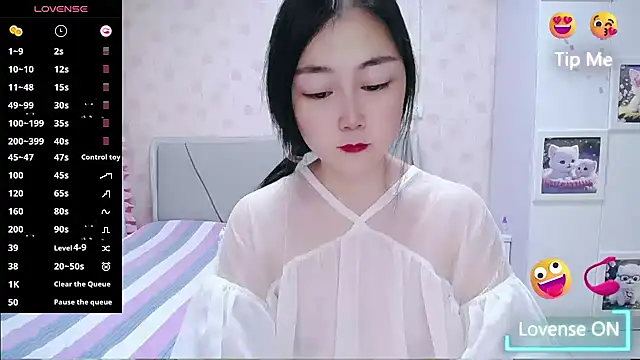 Snapshot of Elvira_baby chatting on 07/20/26, 02:48 Elvira baby online show from 07/20/26, 02:48