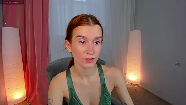 Snapshot of Sally_Biscuit chatting on 02/21/25, 10:28 Sally Biscuit online show from 02/21/25, 10:28