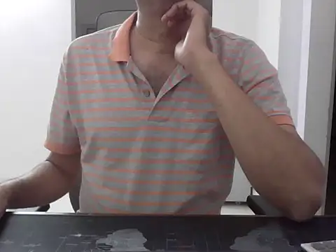 Snapshot of mrose8080 chatting on 03/24/26, 06:24 mrose8080 online show from 03/24/26, 06:24