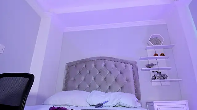 CamileHolmes online show from 02/09/25, 08:44