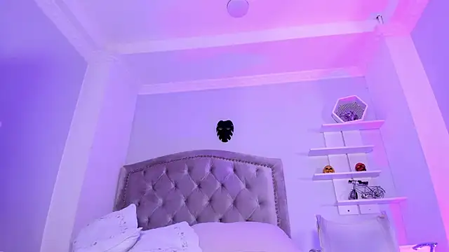 CamileHolmes online show from 03/07/25, 05:29