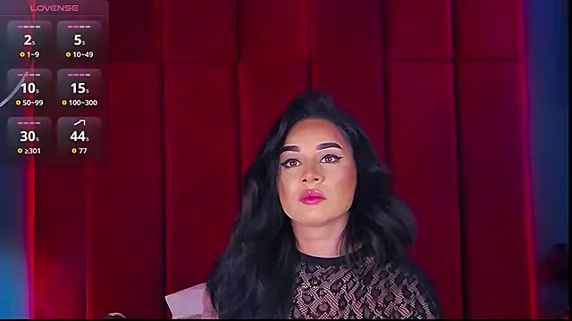 MadyLuxxx online show from 11/18/25, 07:40