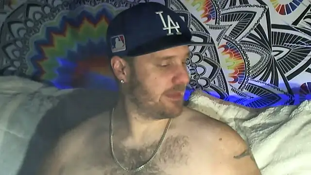 Snapshot of BlueEyedGuyPNW chatting on 12/20/25, 05:53 BlueEyedGuyPNW online show from 12/20/25, 05:53