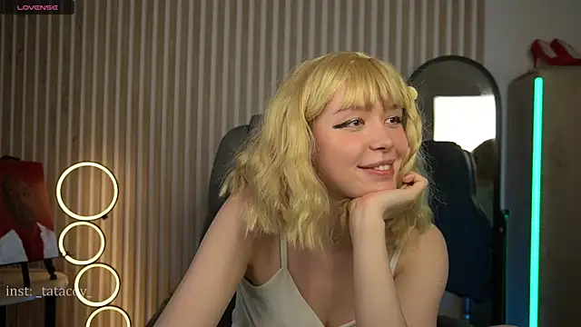 Snapshot of TataCoy chatting on 02/27/25, 10:48 TataCoy online show from 02/27/25, 10:48