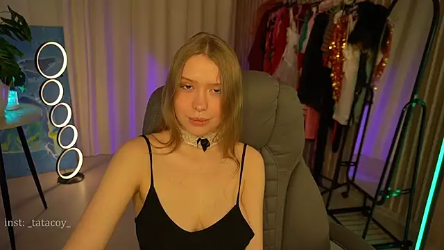 Snapshot of TataCoy chatting on 03/06/25, 05:35 TataCoy online show from 03/06/25, 05:35