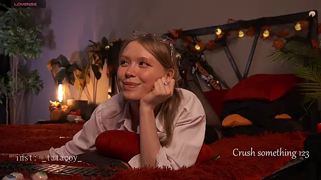 Snapshot of TataCoy chatting on 10/25/25, 07:19 TataCoy online show from 10/25/25, 07:19