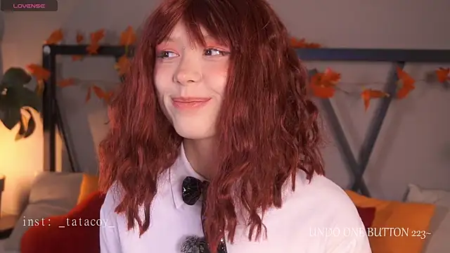 Snapshot of TataCoy chatting on 11/04/25, 01:54 TataCoy online show from 11/04/25, 01:54