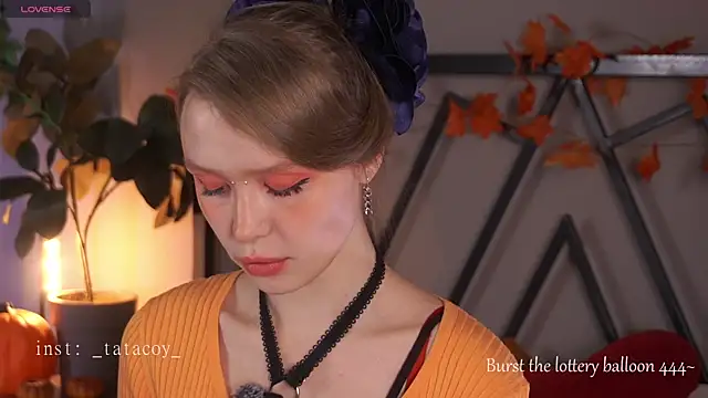 Snapshot of TataCoy chatting on 11/05/25, 01:33 TataCoy online show from 11/05/25, 01:33