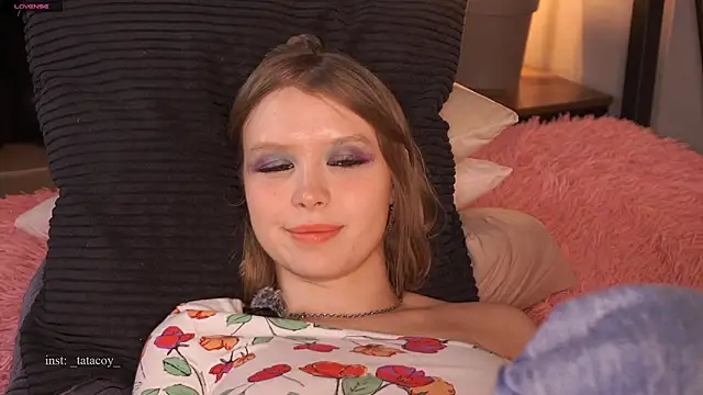 Snapshot of TataCoy chatting on 02/19/26, 01:51 TataCoy online show from 02/19/26, 01:51