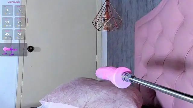 naomidibello online show from 03/01/25, 07:37