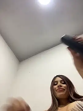 Tiffanysurez  online show from 05/16/26, 12:18