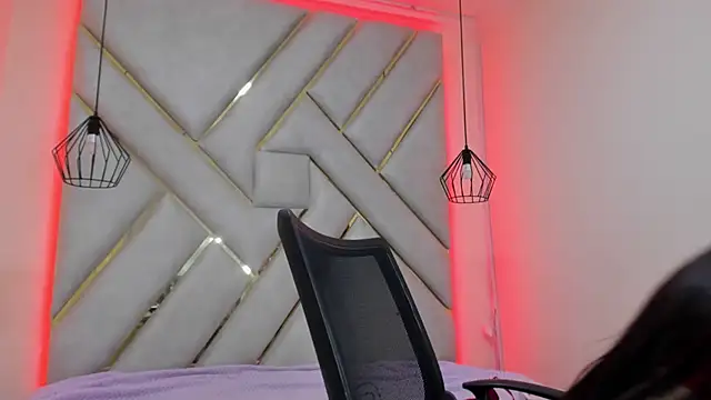 nalalye cruzz  online show from 03/13/25, 06:05