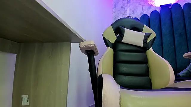 nalalye cruzz  online show from 11/28/25, 03:09