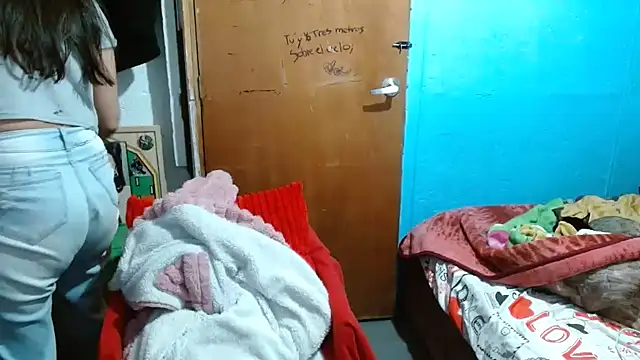 clarisse69 online show from 12/04/24, 09:46