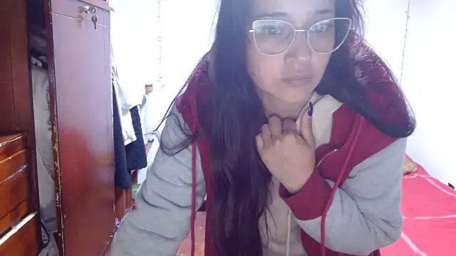 Snapshot of clarisse69 chatting on 03/24/26, 04:17 clarisse69 online show from 03/24/26, 04:17