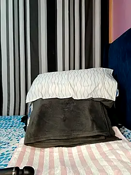 Snapshot of luxusroyce chatting on 11/06/25, 02:23 luxusroyce online show from 11/06/25, 02:23