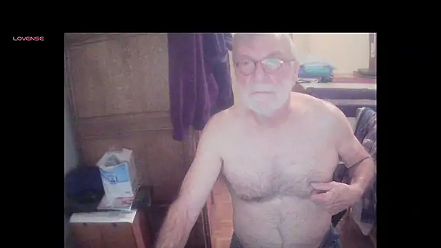 Snapshot of terrybare chatting on 01/15/26, 08:12 terrybare online show from 01/15/26, 08:12