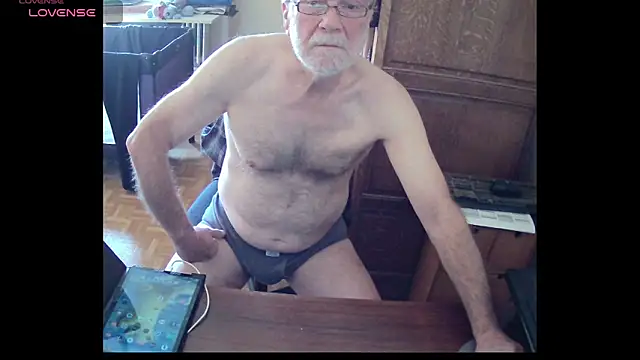 Snapshot of terrybare chatting on 03/15/26, 10:43 terrybare online show from 03/15/26, 10:43