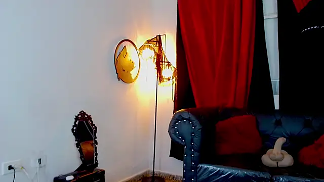 misslombana online show from 04/25/26, 04:59