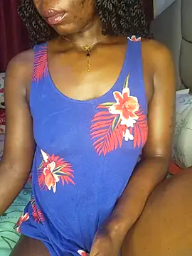 NicRaisaa online show from 05/05/26, 05:04