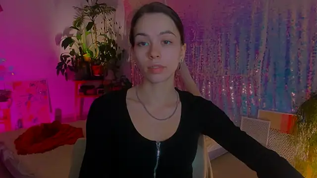 Snapshot of poli__ chatting on 12/23/24, 12:14 poli   online show from 12/23/24, 12:14