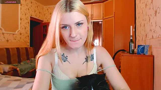 Snapshot of MarySweetness chatting on 02/12/25, 04:44 MarySweetness online show from 02/12/25, 04:44