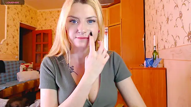 Snapshot of MarySweetness chatting on 03/11/25, 11:01 MarySweetness online show from 03/11/25, 11:01