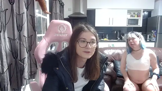 Snapshot of Kris_srose chatting on 12/11/24, 01:37 Kris srose online show from 12/11/24, 01:37