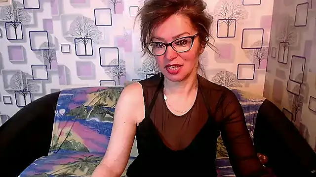Snapshot of milfsexy chatting on 03/02/25, 12:01 milfsexy online show from 03/02/25, 12:01