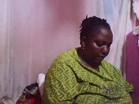 Snapshot of big_clits chatting on 10/11/25, 03:06 big clits online show from 10/11/25, 03:06