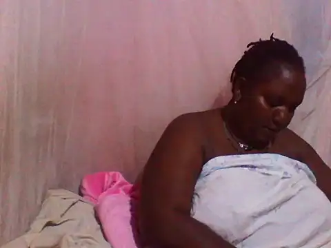 Snapshot of big_clits chatting on 10/17/25, 02:41 big clits online show from 10/17/25, 02:41