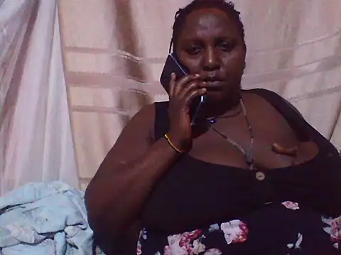 Snapshot of big_clits chatting on 10/19/25, 01:23 big clits online show from 10/19/25, 01:23