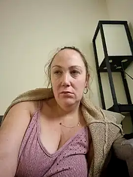 Wisie Cutie online show from 12/08/24, 01:03