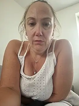 Wisie Cutie online show from 10/19/25, 12:06