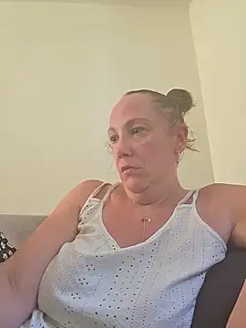 Wisie Cutie online show from 05/27/26, 04:15