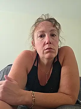 Wisie Cutie online show from 06/06/26, 12:54