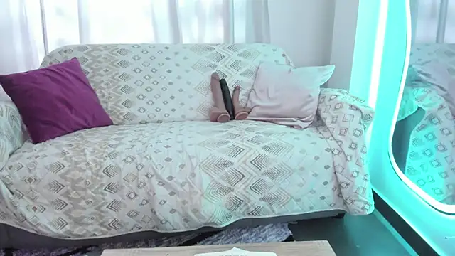 KAROLIVONNE online show from 02/24/26, 08:51