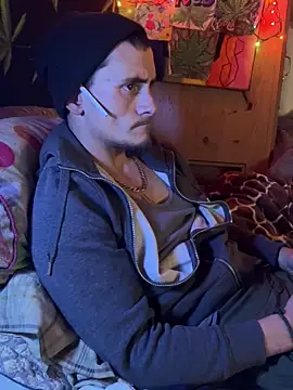 Snapshot of bugboy chatting on 02/08/26, 04:27 bugboy online show from 02/08/26, 04:27