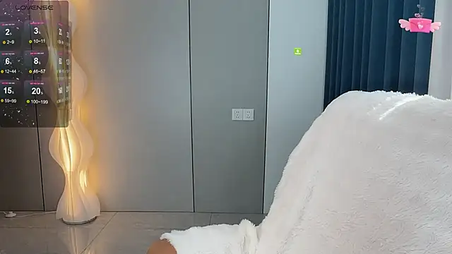 Mandy-- online show from 10/24/25, 03:25