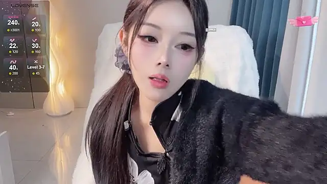 Mandy-- online show from 11/10/25, 03:27