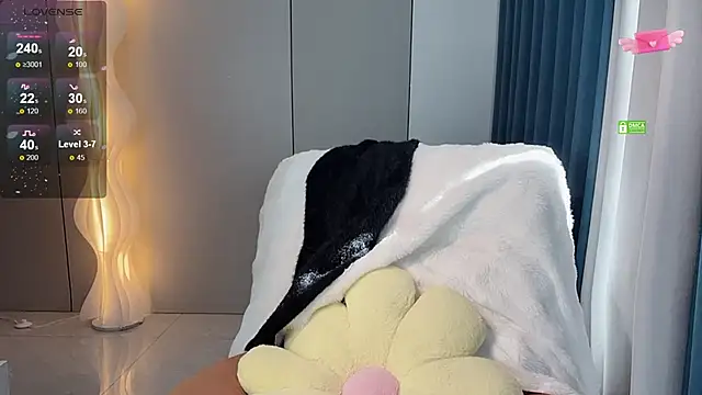 Mandy-- online show from 11/28/25, 03:20