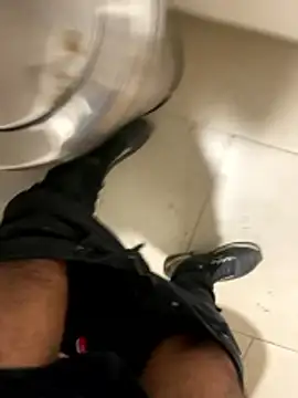 Snapshot of par_0111 chatting on 01/13/26, 08:52 par 0111 online show from 01/13/26, 08:52