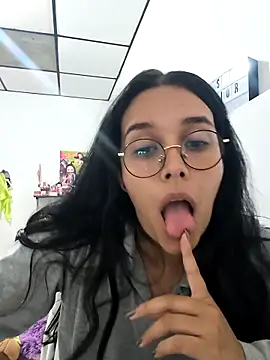 Annya-sweet online show from 10/23/25, 02:33