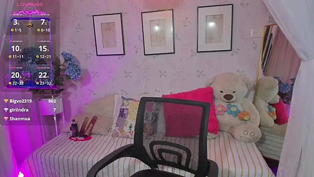 Snapshot of Sooffii_1 chatting on 12/04/24, 10:30 Sooffii 1 online show from 12/04/24, 10:30