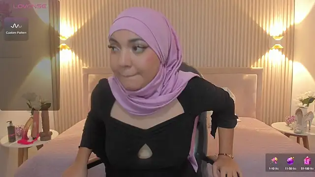 Snapshot of Sooffii_1 chatting on 01/08/25, 01:53 Sooffii 1 online show from 01/08/25, 01:53