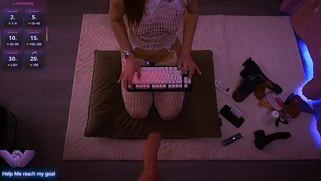 Redhead Shark new online show from 05/03/26, 12:22